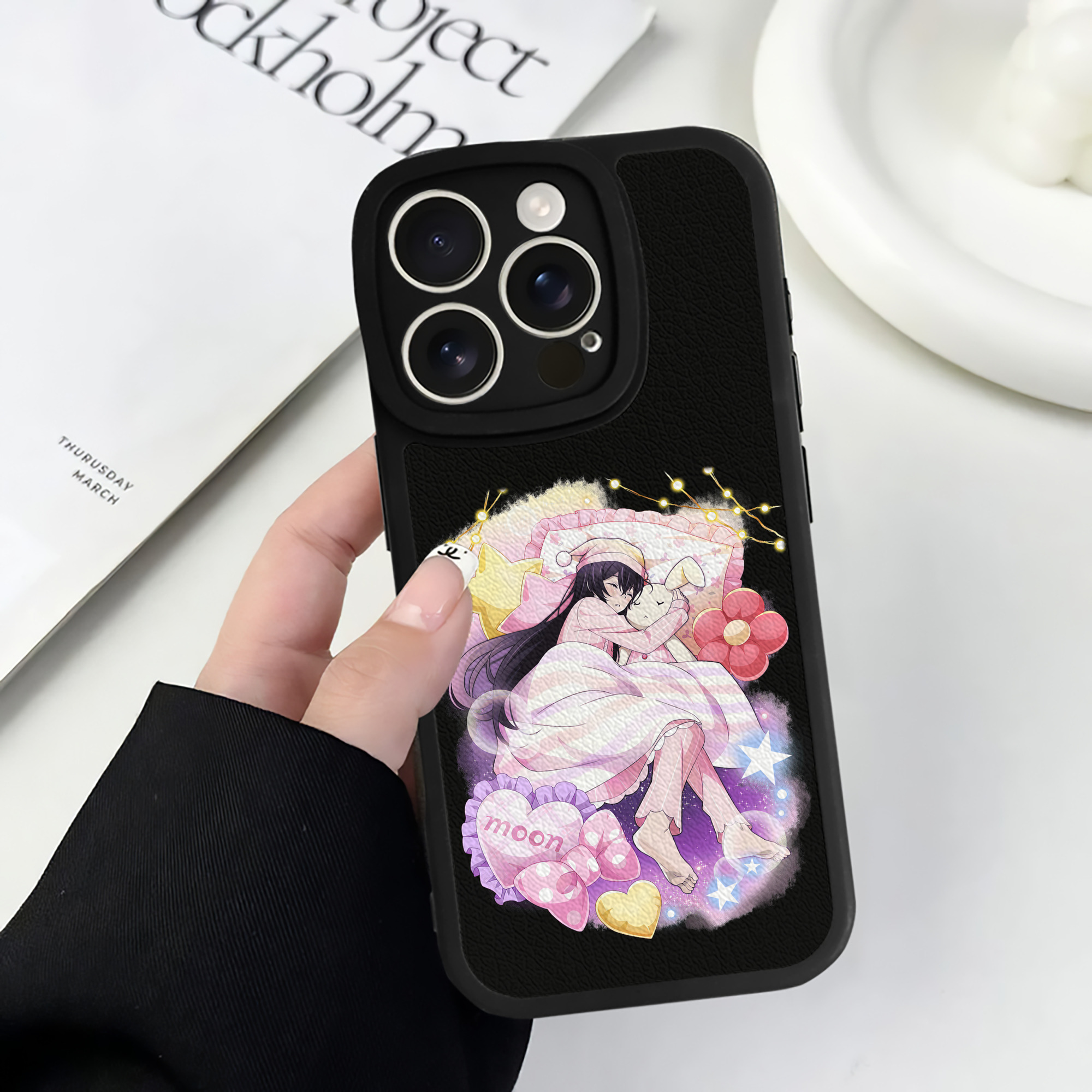 （画像用） 文豪ストレイドッグス Bungo Stray Dogs 【iPhone 16シリーズ対応】シリコンスマホケース（レザー調） 材質：シリコン